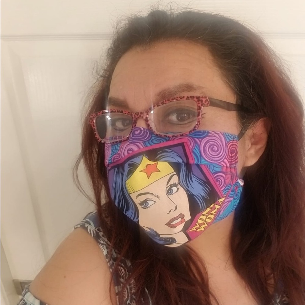 WONDER WOMAN FABRIC FACE MASK